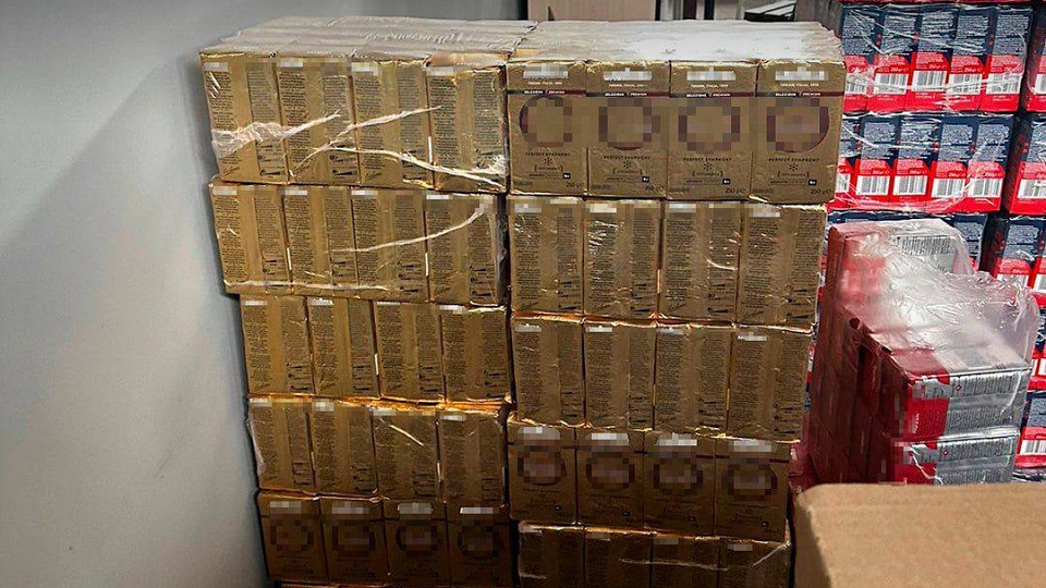 Gericht ordnet Vernichtung von mehr als 766 kg gefälschter Lavazza-Produkte an — sechs Fahrzeuge an die ukrainischen Streitkräfte (ZSU) übergeben