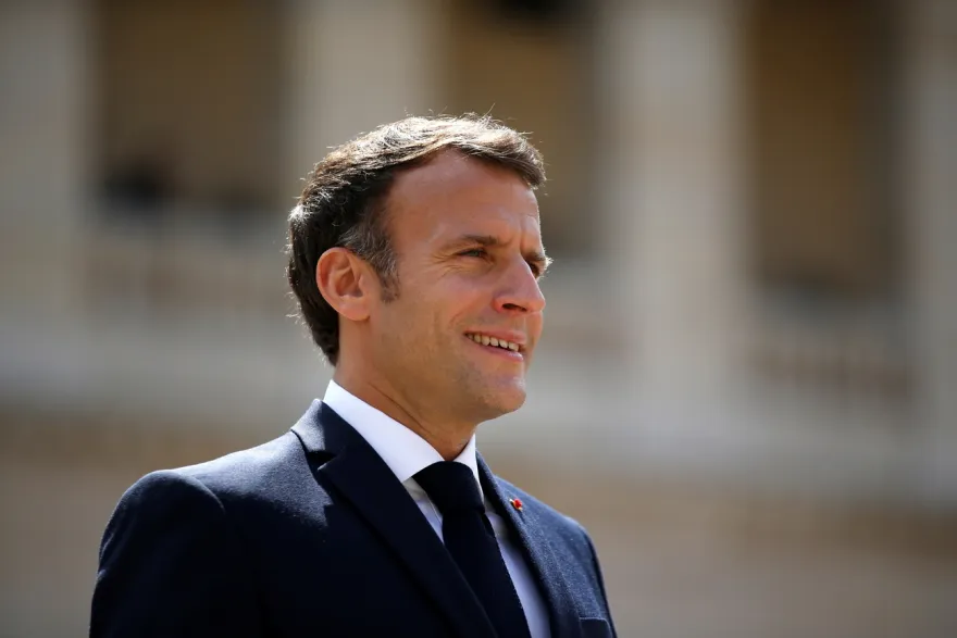 Difficultés de traduction ou grand jeu ? Ce qu'a réellement dit Macron sur le dialogue avec le Kremlin