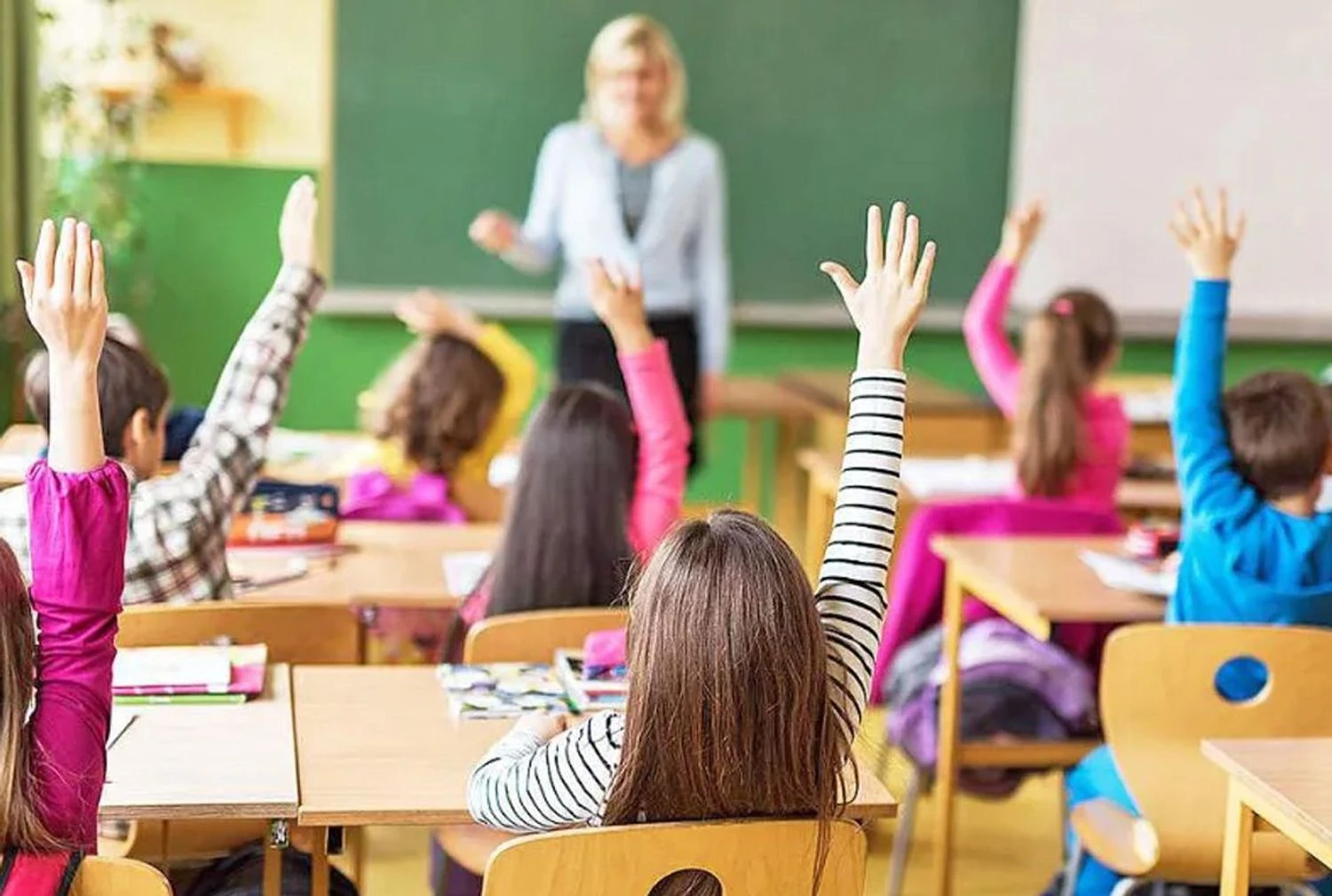 Migration scolaire à Kyiv : comment la ville maintient l'enseignement en présentiel après les dégâts subis par la TÉC‑4