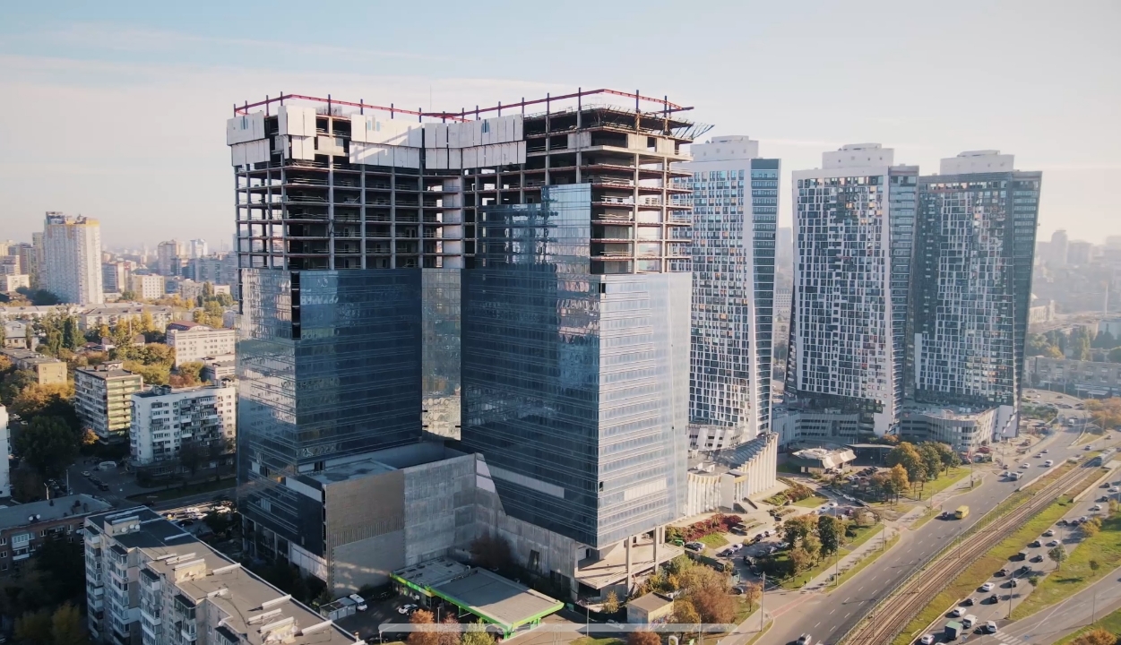 Sky Towers a été acheté au prix d'un terrain vide — et a abouti à une structure familiale de Zlochevsky