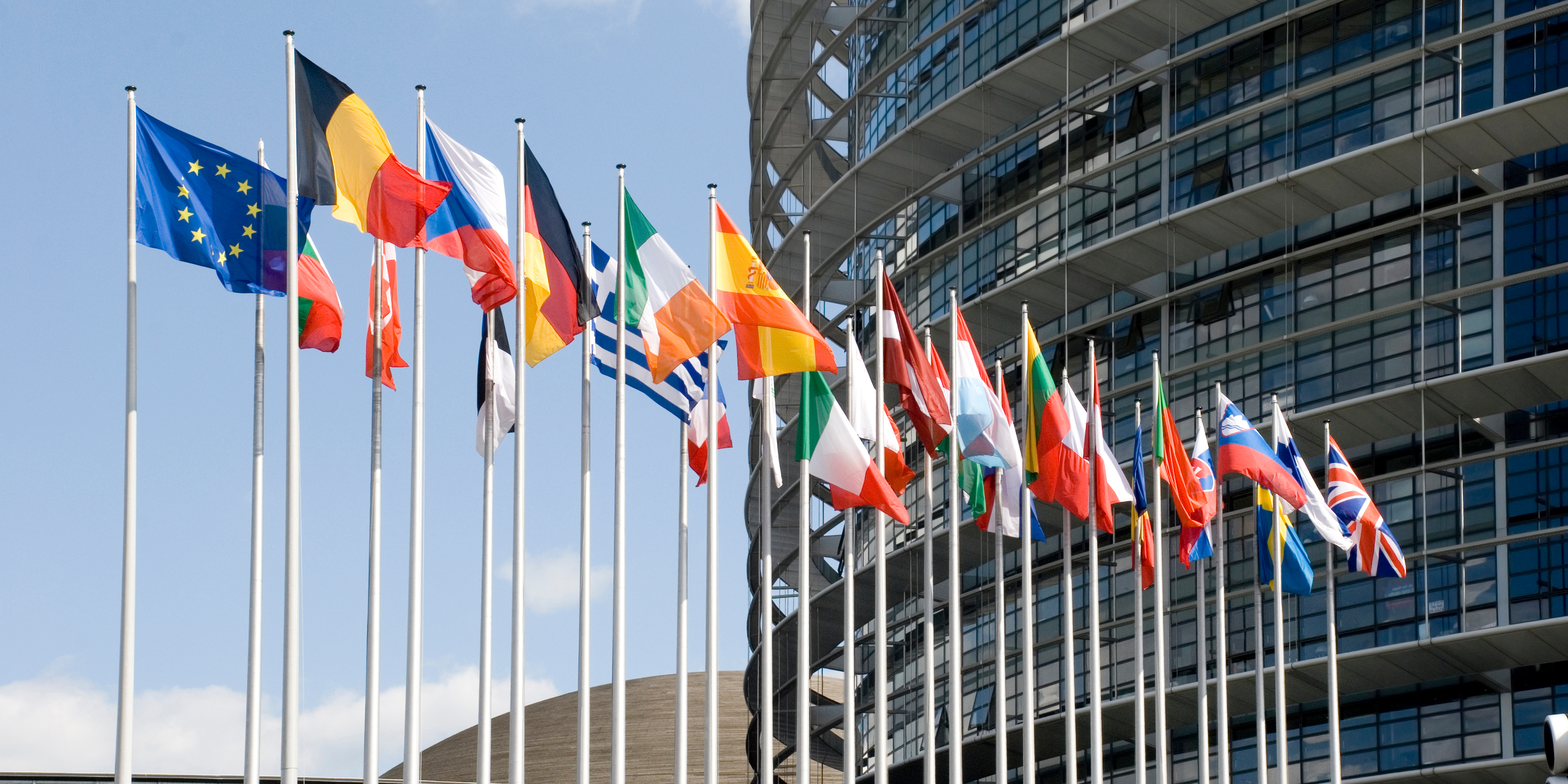 Europaparlament stimmt 90 Mrd. Euro für die Ukraine zu — was das dem Haushalt und der Front bringt