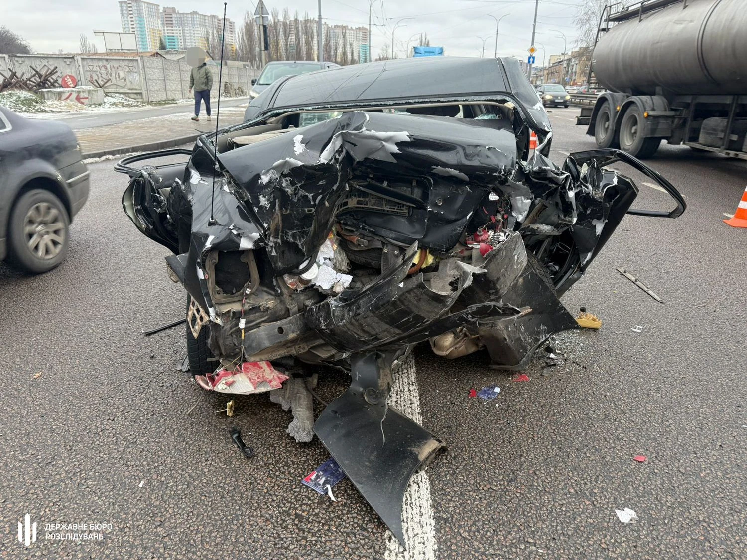 Crash in Kyiv: military serviceman's SUV ran a red light — mother of two killed, State Bureau of Investigation opens probe