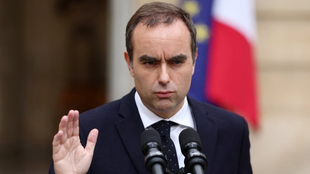 La France quadruplera d'ici 2030 ses stocks de drones kamikazes — et consacre 8,5 milliards d'euros au réarmement