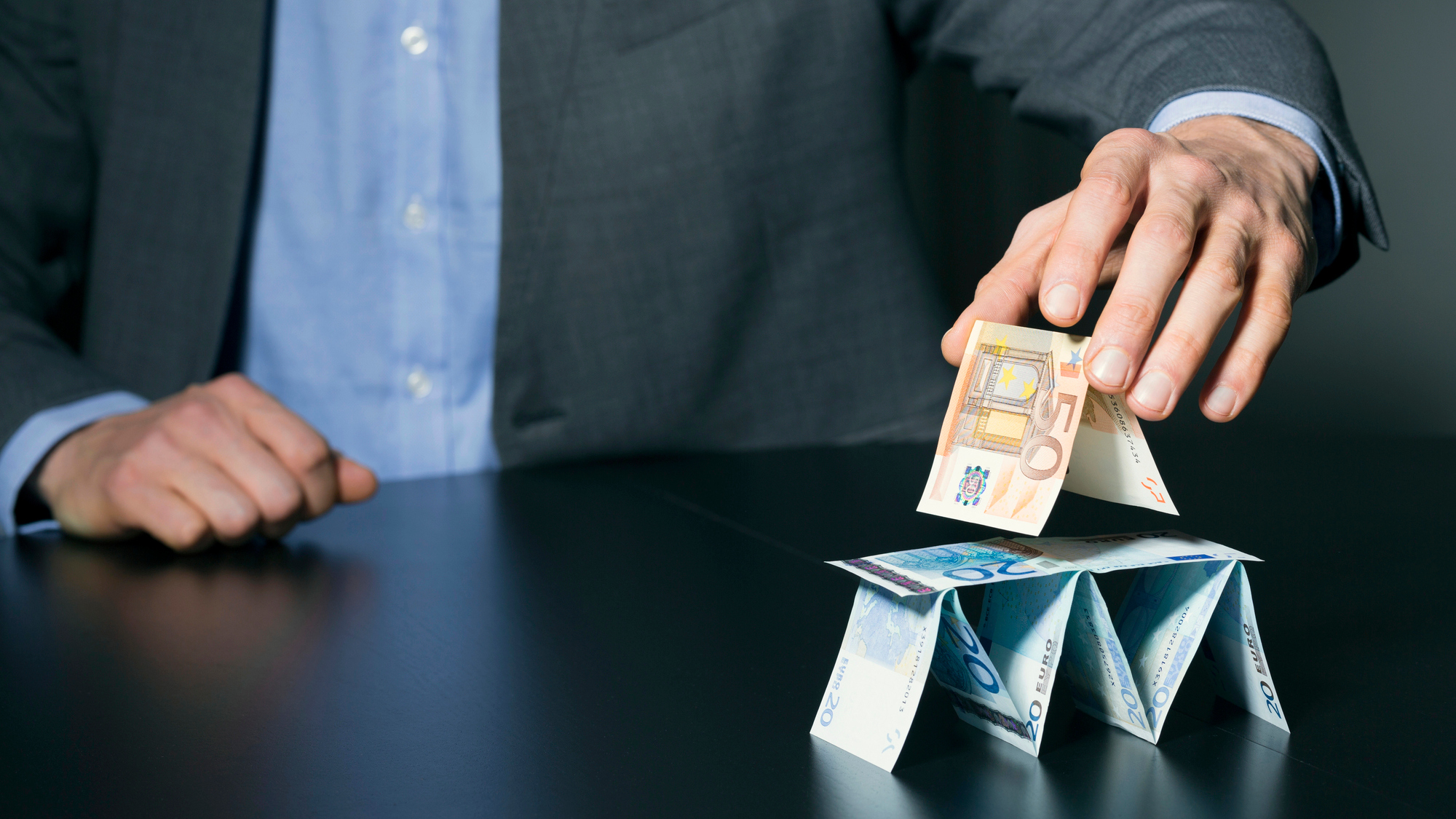 National Commission names five signs of a Ponzi scheme — what every Ukrainian should know