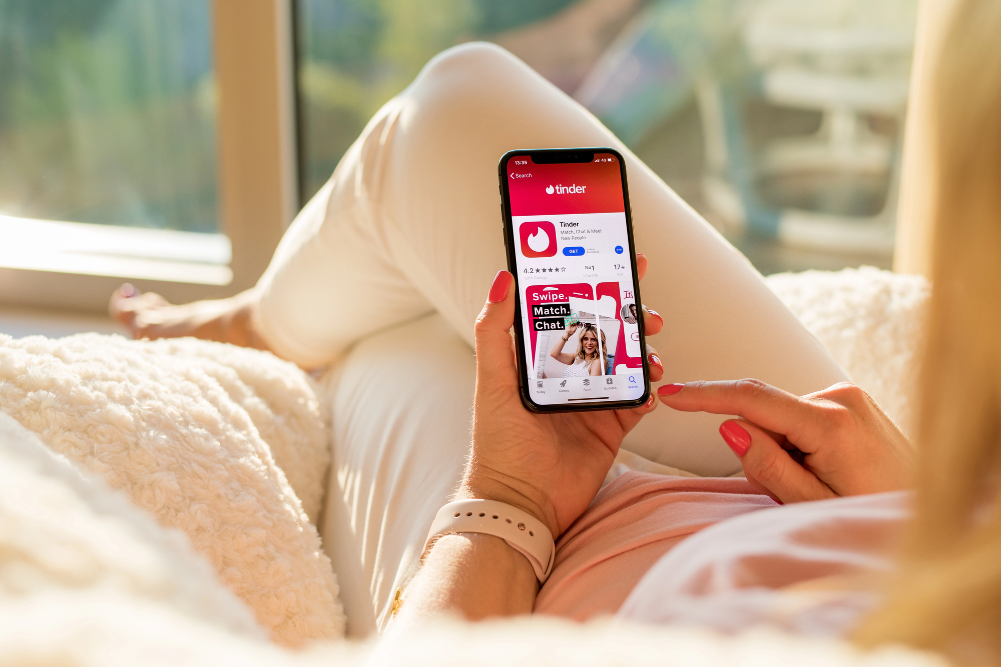 Nur eine Dating-App hat die Sicherheitsprüfung bestanden — was das für Soldaten, Freiwillige und Ihre Daten bedeutet