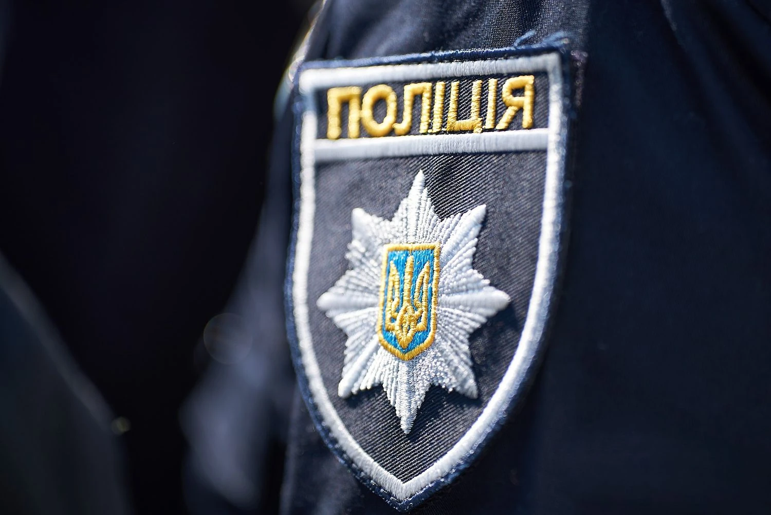 Ein Polizist und zwei Kadetten der Nationalen Akademie der Inneren Angelegenheiten (НАВС) retteten einen 22-Jährigen: Schnelle Reaktion auf Popovych verhinderte den tödlichen Schritt