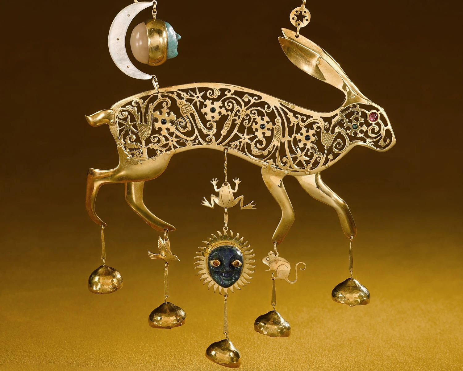 Kit Williams' goldener Hase bei einer Auktion in London verkauft