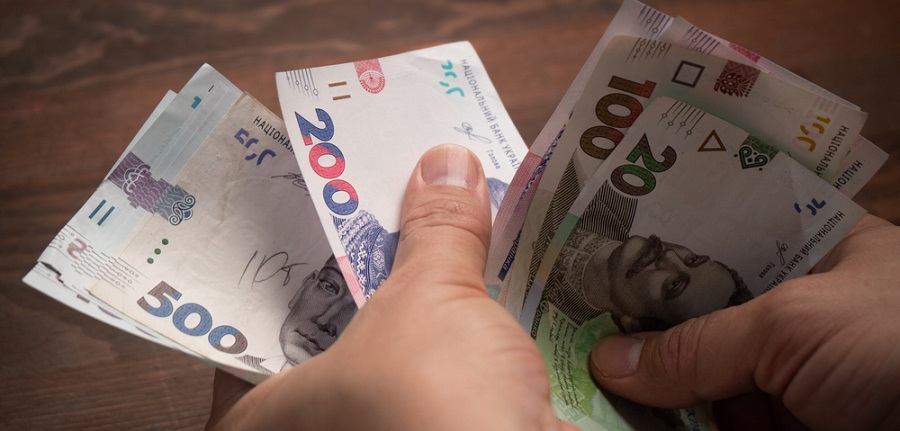Cashback and "winter thousand": who actually receives money intended for the poor