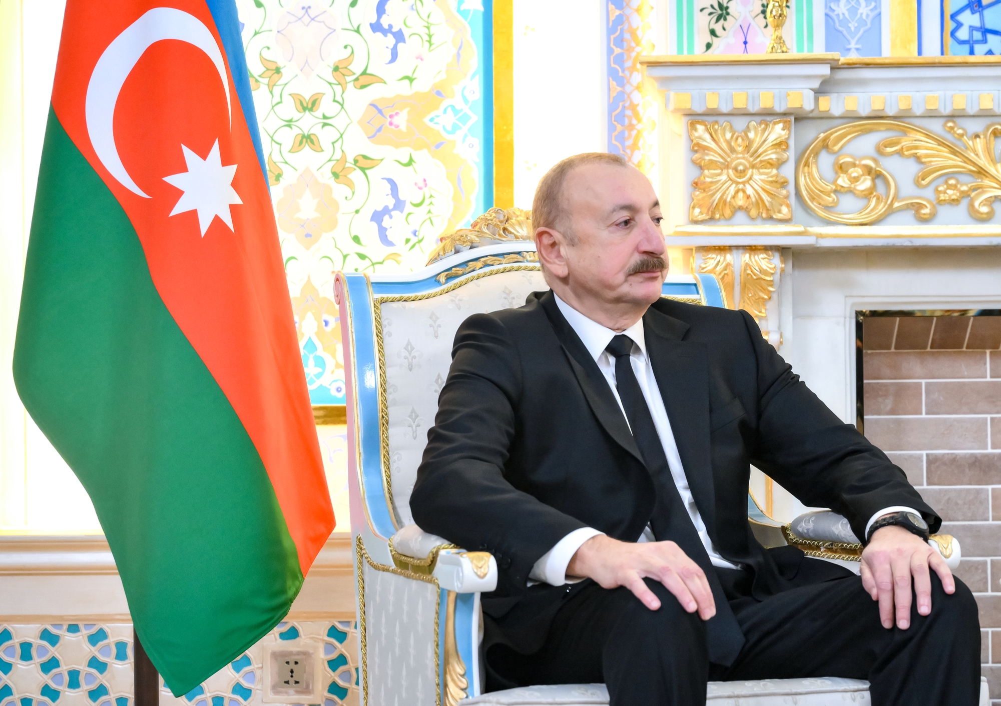 Aliyev: Russland hat die Botschaft Aserbaidschans in Kiew gezielt getroffen — was bedeutet das für Baku und Kiew?