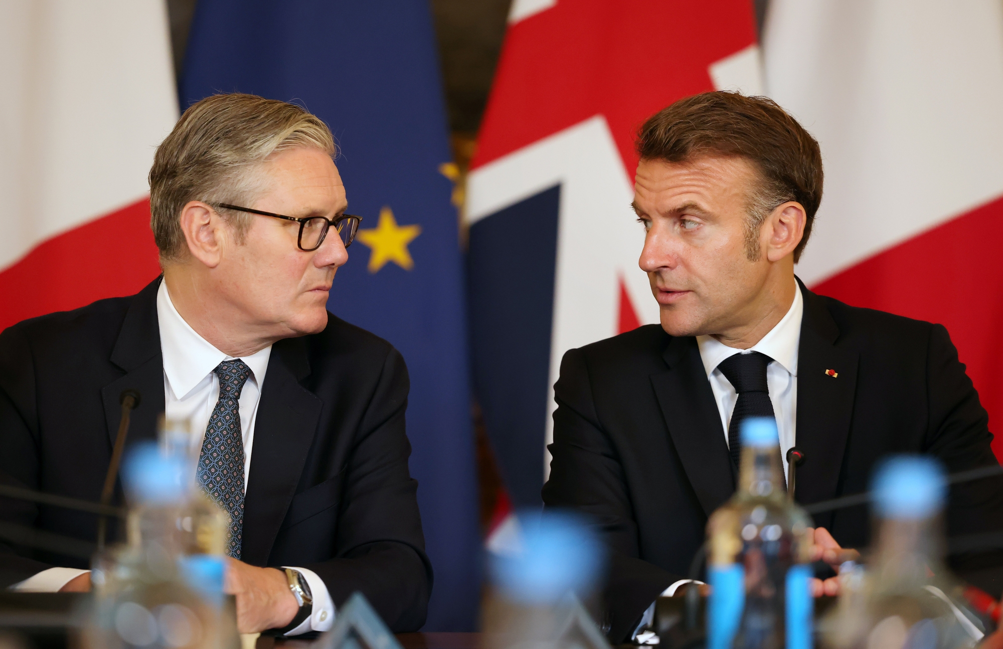 Coalition sans les États-Unis : pourquoi la Grande-Bretagne et la France rassemblent 30 pays autour du détroit d'Ormuz