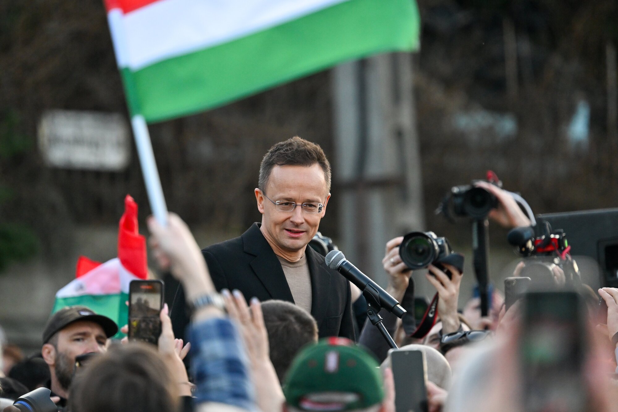 Orbán entre Tel-Aviv et Téhéran : comment le ministre hongrois aurait proposé des renseignements à l'Iran après l'explosion des bipeurs