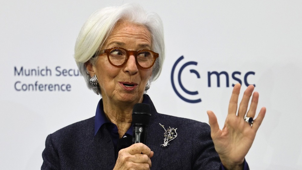 Lagarde verzichtet auf WEF und bleibt bei der EZB – genau dann, wenn sich die Eurozone zwischen einem Basis- und einem ungünstigen Szenario befindet