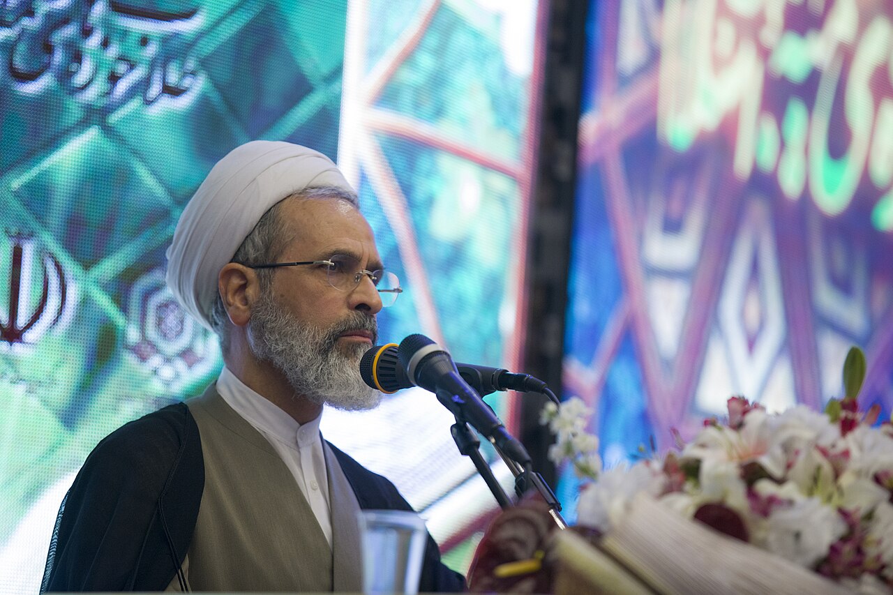 Iran im Übergang: Alireza Arafi zum vorläufigen Obersten Führer ernannt — was das für die regionale Sicherheit bedeutet