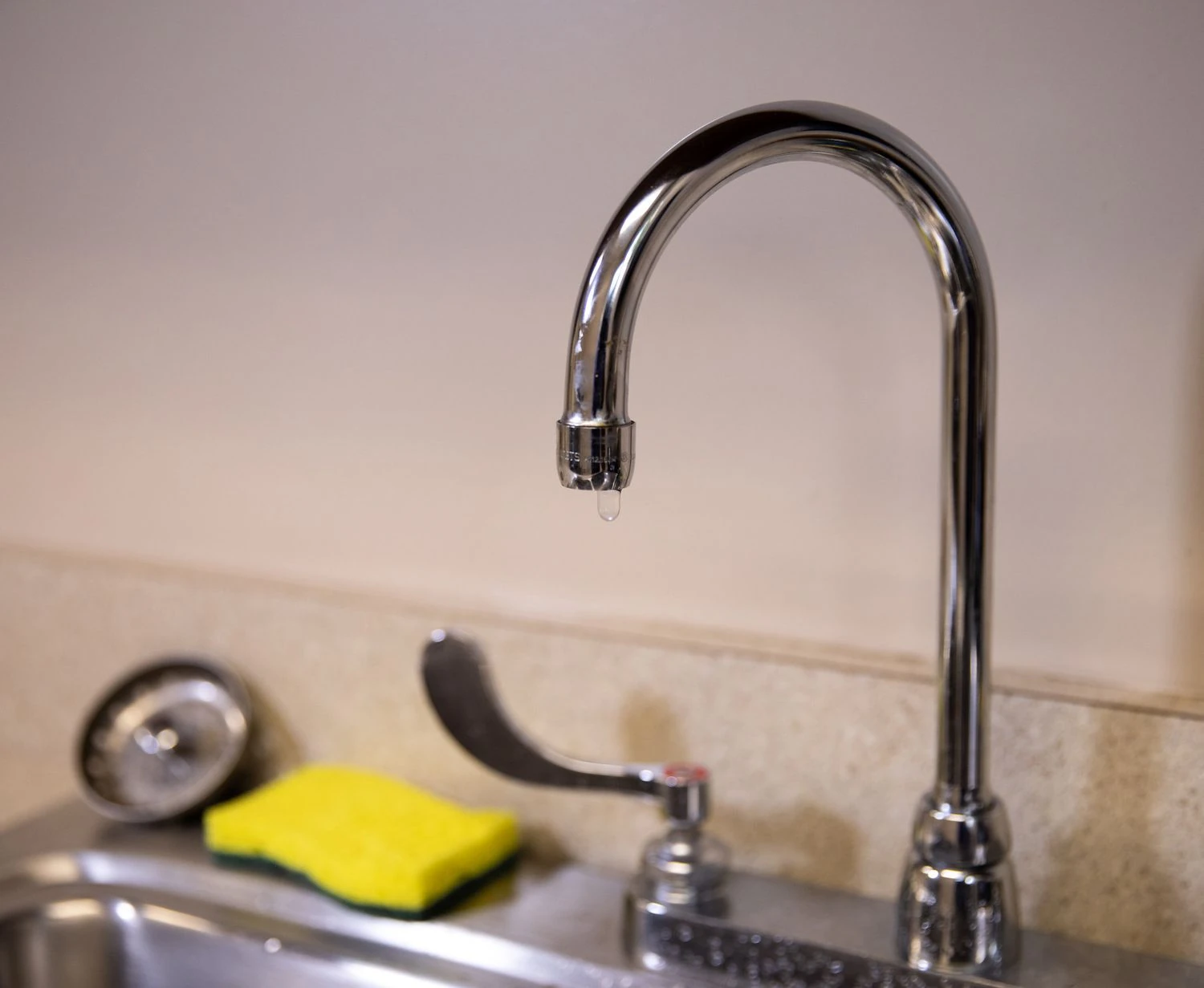 Kiew hat die Wasserversorgung wiederhergestellt — Wärme wird innerhalb von 24 Stunden bereitgestellt, in einigen Stadtteilen wird mehr Zeit benötigt.