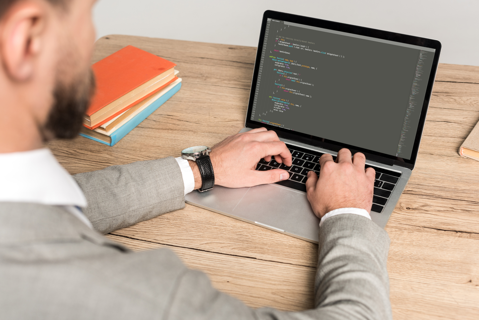 TypeScript en tête, Python rattrape — ce que révèle le classement DOU-2025 pour l'IT ukrainien