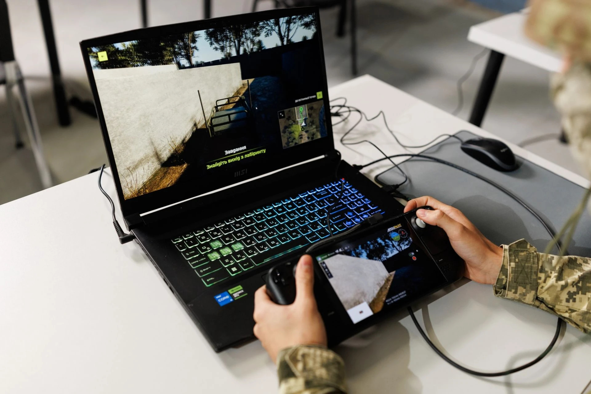 Roboneers präsentierte Shadow — einen Simulator zur Ausbildung von Bedienern von Kampfrobotern, den bereits mehr als 300 Spezialisten absolviert haben.