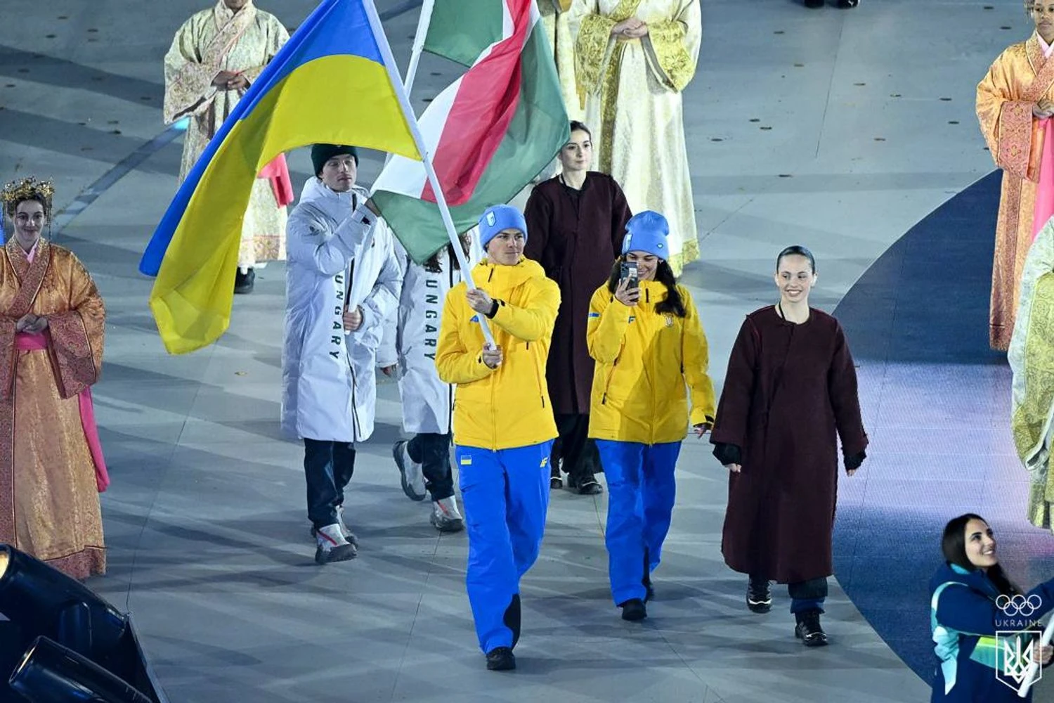 Vérone, bleu-jaune et 1 500 pas : comment les skieurs acrobatiques ont représenté l'Ukraine à la clôture des Jeux olympiques 2026