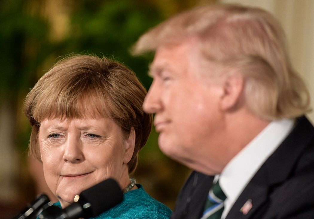 L'UE cherche un négociateur avec Poutine — mais Merkel a déjà refusé et Moscou ne veut pas des autres candidats