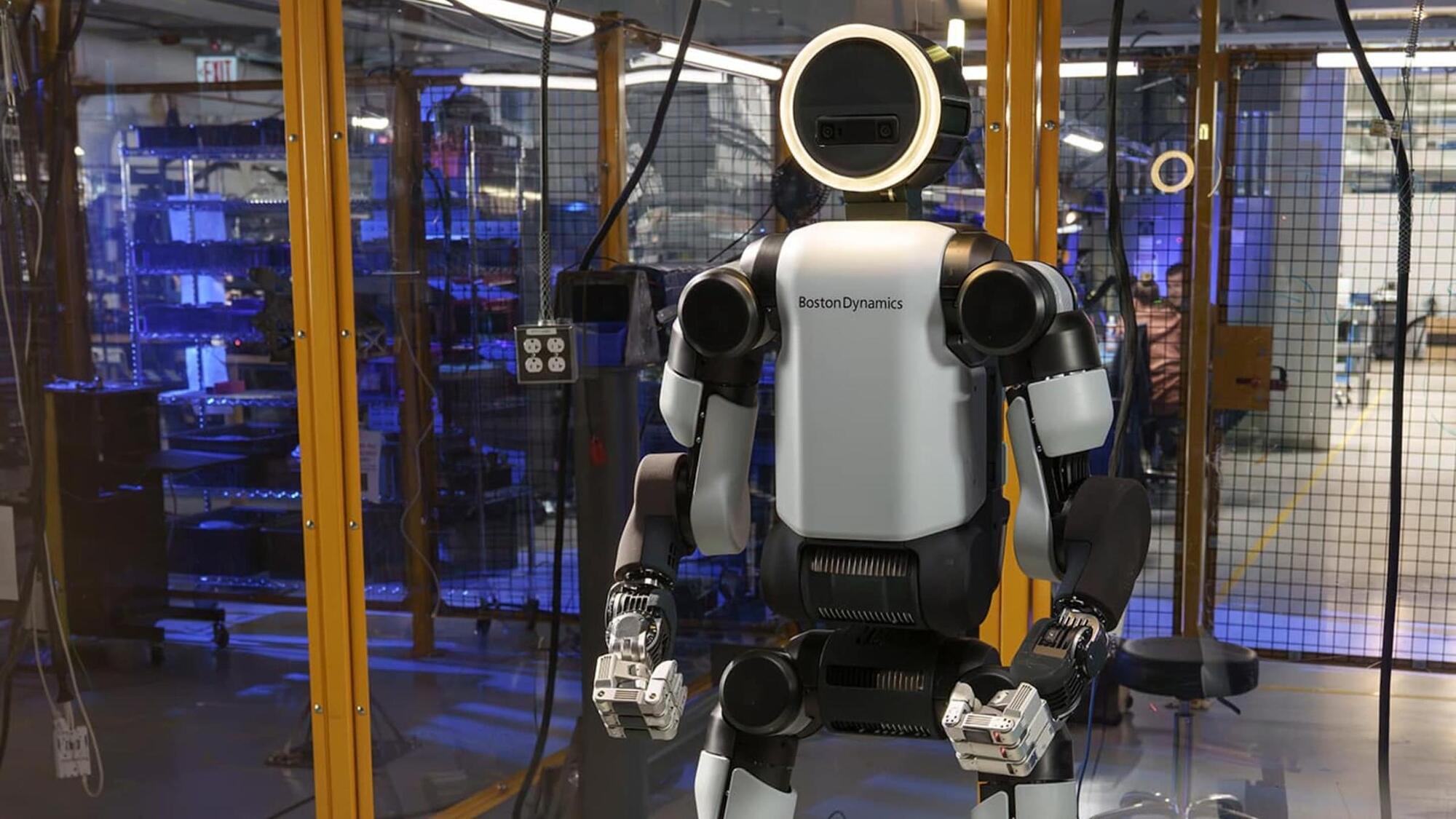 Boston Dynamics lance l'Atlas en série : quel impact sur l'industrie et la sécurité ?