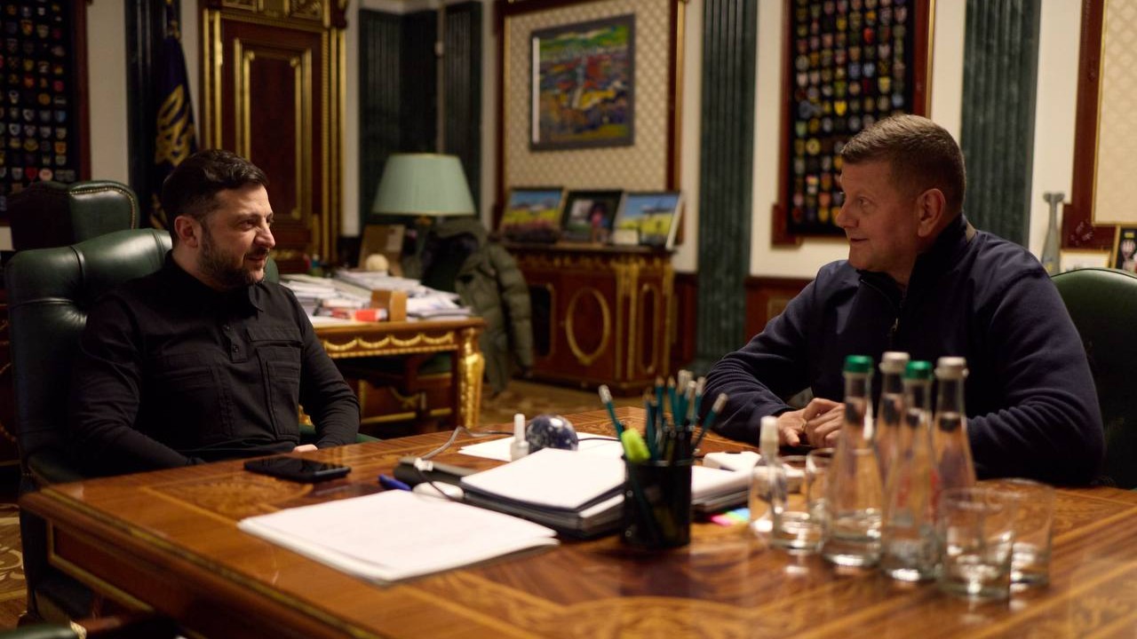 «Ce n'est pas un peu tôt, tout ça ?»: Zelensky a répondu à la critique de Zaluzhny — ce que cela signifie pour l'armée et la vie politique