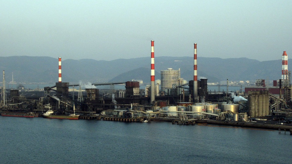 Japanische Chemieriesen drosseln die Ethylenproduktion: Blockade der Straße von Hormus trifft globale Lieferketten, was für die Ukraine wichtig ist