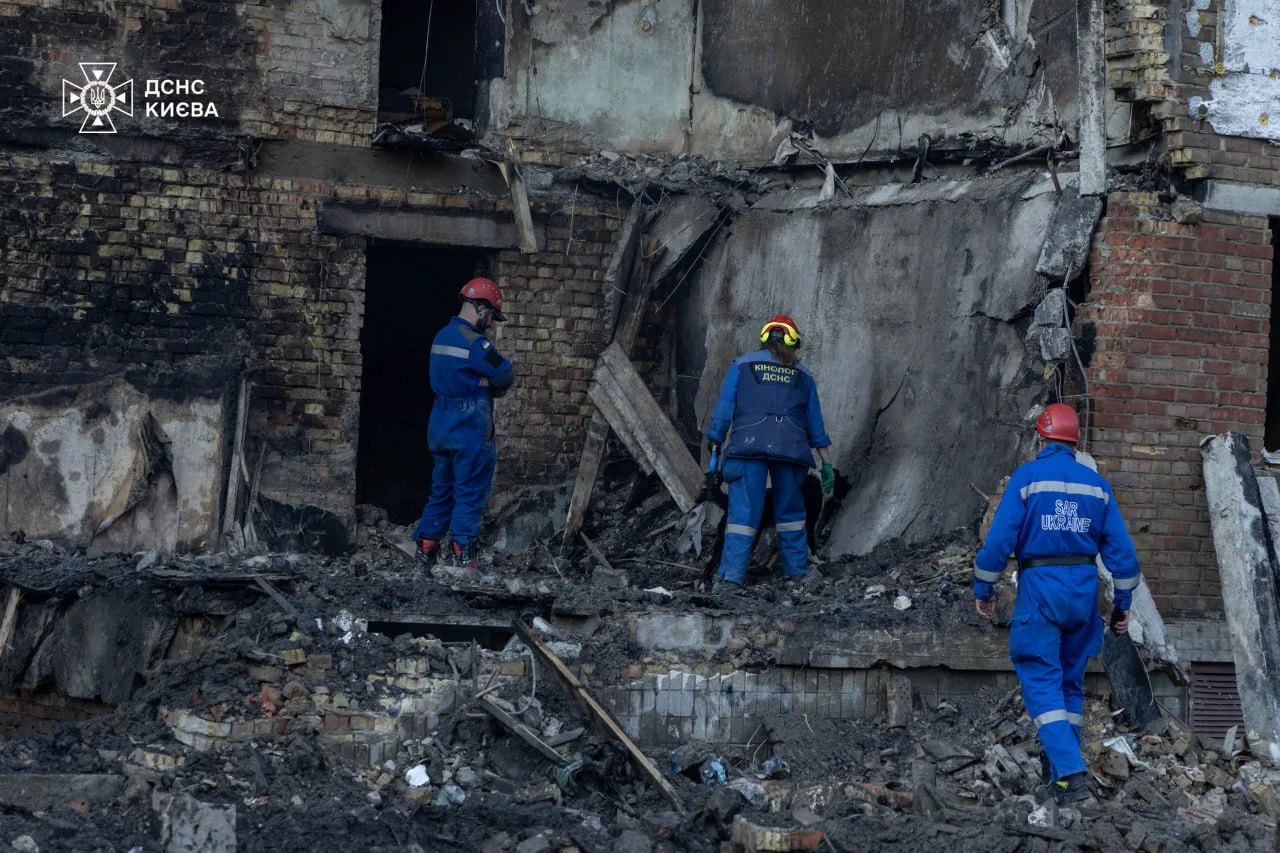87 Verletzte, zwei Tote: Was über den massiven russischen Angriff auf Kiew bekannt ist