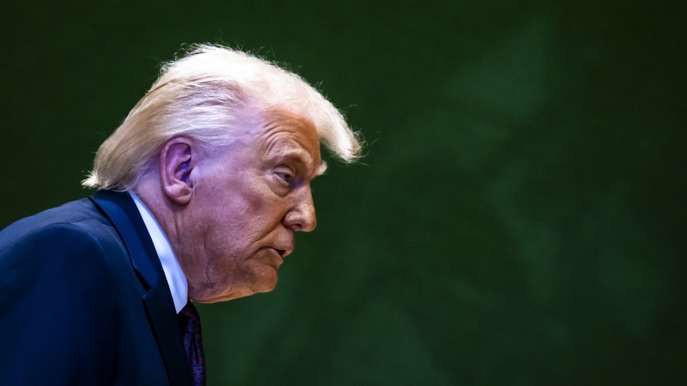 Trump a instauré un droit de douane temporaire de 10 % après sa défaite devant la Cour suprême — qu'est-ce que cela signifie pour le commerce mondial et pour l'Ukraine