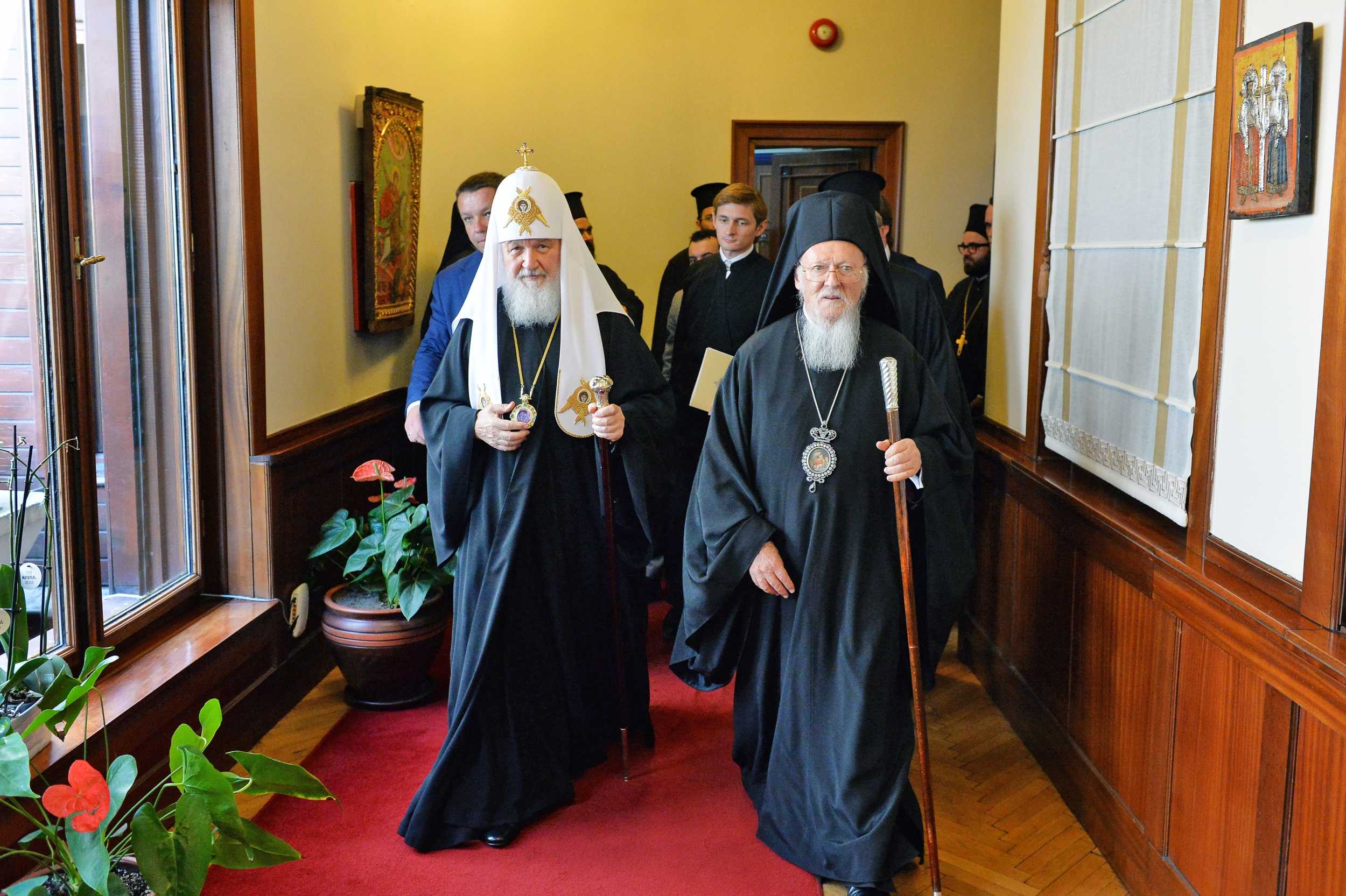 L'Église orthodoxe russe en Europe recrute des réfugiés ukrainiens : mécanisme, financeurs et risques pour les communautés