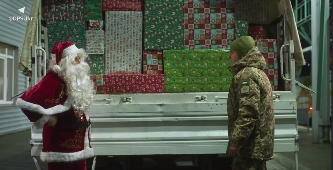 Santa at the Border: Festive Symbolism or a Message about 'Security Guarantees'