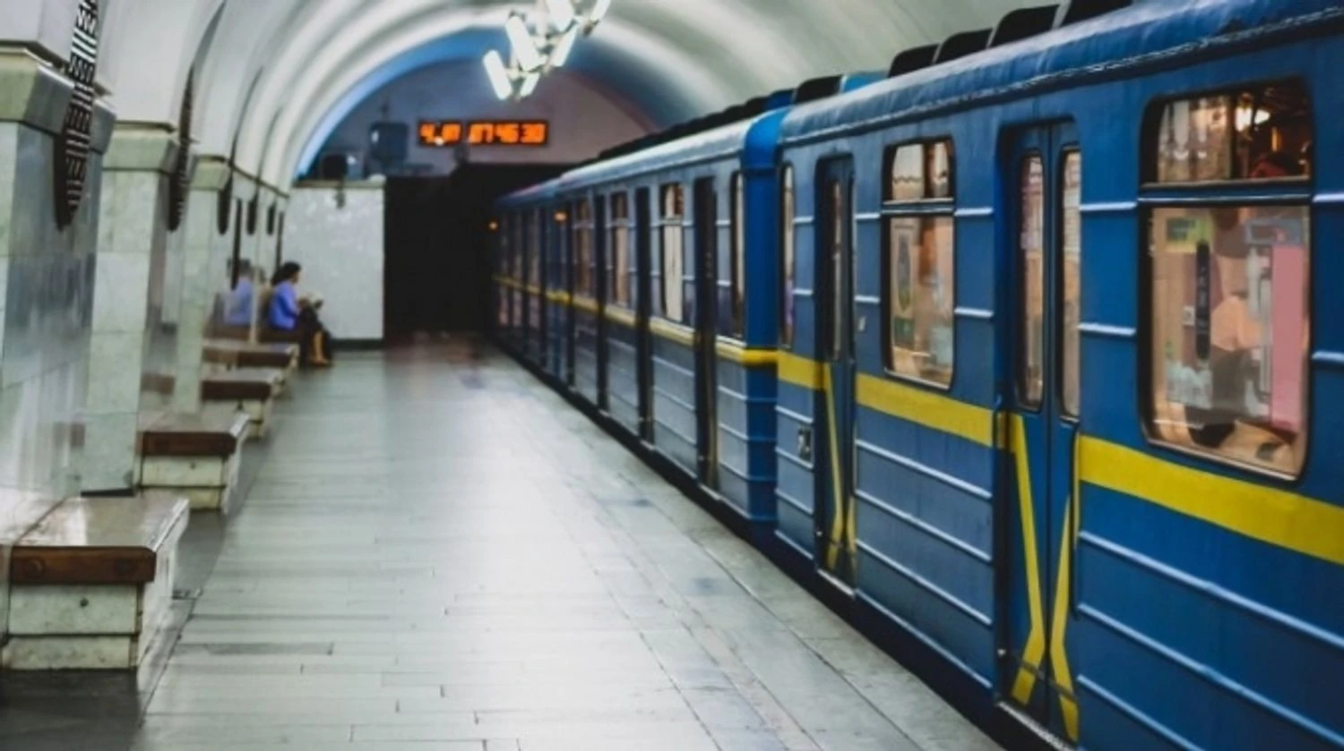À Kyiv, circulation restreinte sur la ligne rouge du métro — ce qui fonctionne et où obtenir de l'aide