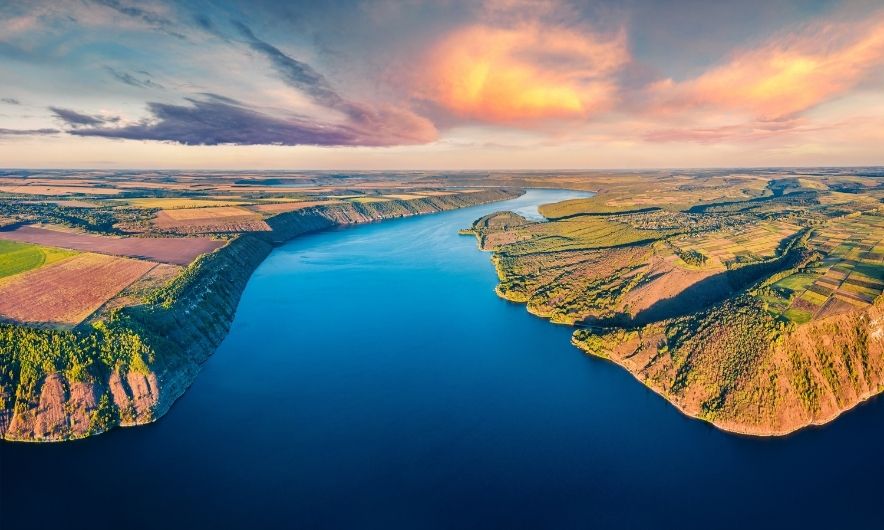 $500 Million for a Flooded Village: What Lies Behind the Water Resort Project in Bakota