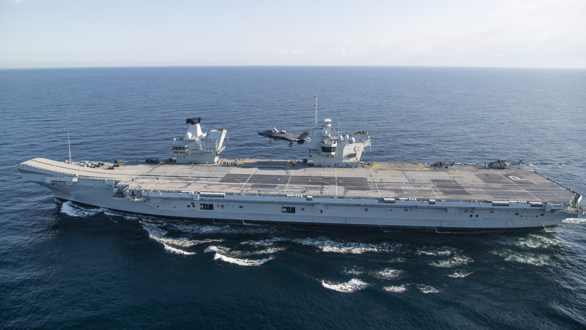 HMS Prince of Wales en mode accéléré : ce que signifie la mise en état de préparation renforcée du porte-avions britannique pour la région et pour l'Ukraine