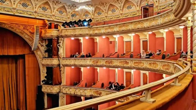 « Le Ruban jaune » à Hostomel : une représentation théâtrale sur l'occupation là où elle a vraiment eu lieu