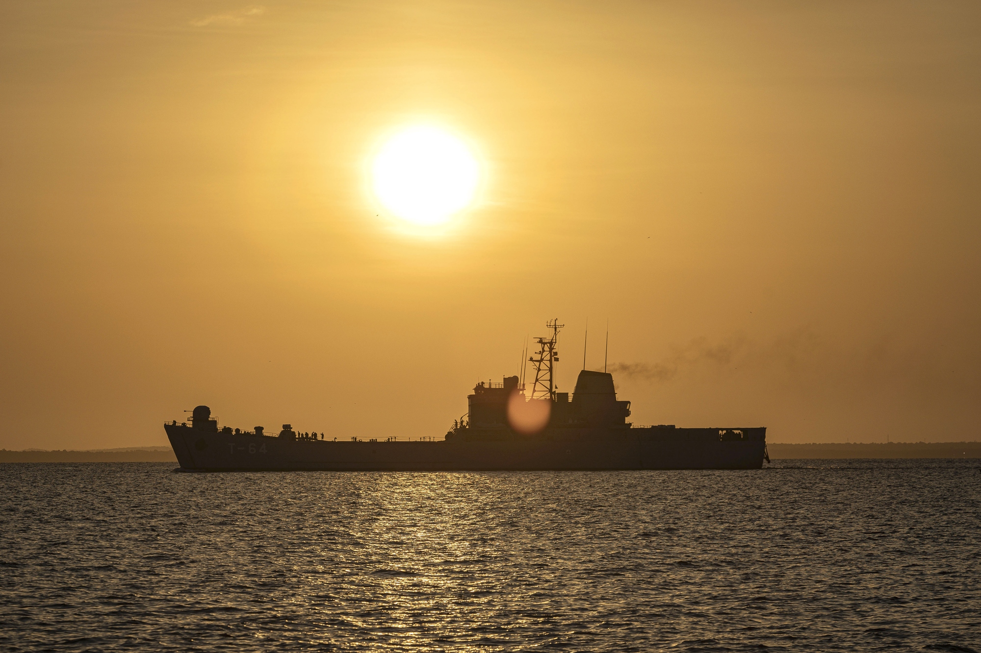 Russia Escorts Tanker Pursued by the U.S.: Risks to Sanctions and Maritime Security