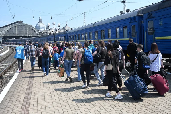 En Allemagne, 52 000 hommes ukrainiens en plus — quelles conséquences pour le marché du travail et l'intégration ?