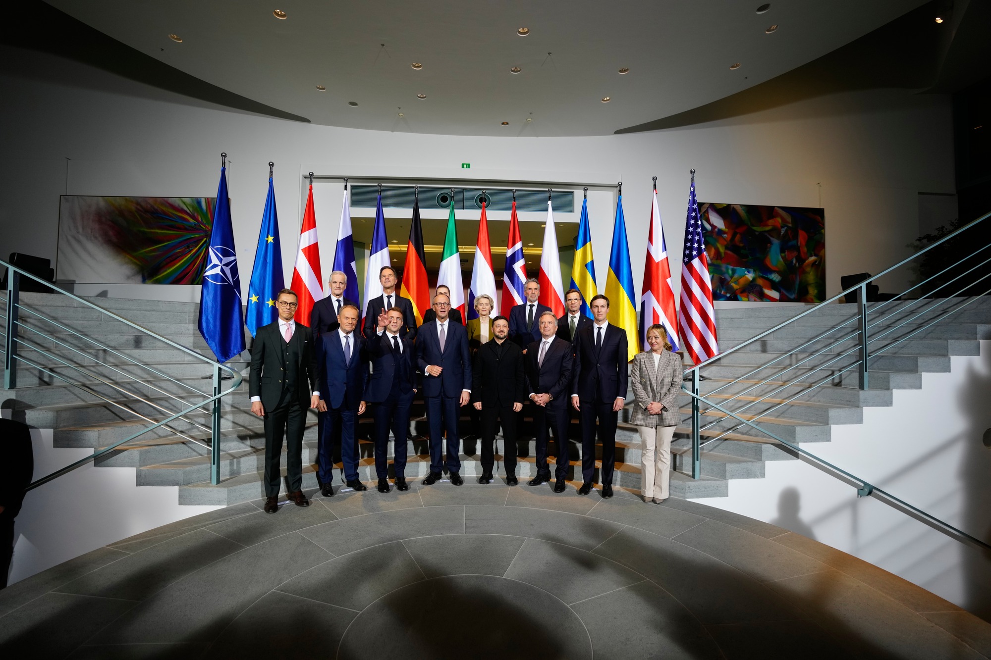 Illusionen vorbei: USA bieten der Ukraine NATO-ähnliche Garantien – mit Ultimatum