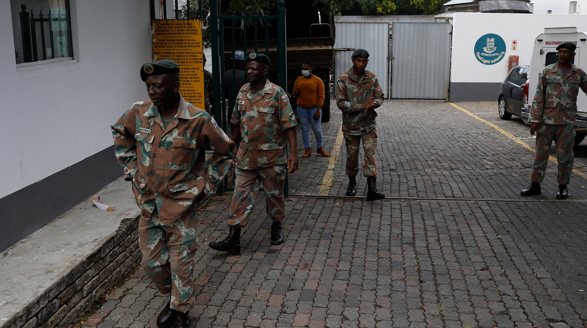 Südafrika gab vier in Russland angeworbene Personen zurück — Ein Betrug mit weitreichenden Folgen