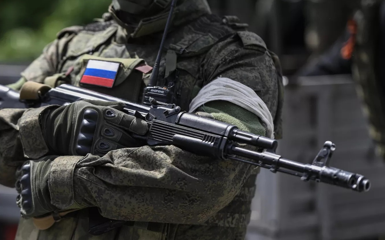 Der Kremlin bereitet Russen auf einen Krieg mit der NATO vor: Die Staatsduma ermöglichte der Armee, "zum Schutz" von Bürgern im Ausland zu handeln