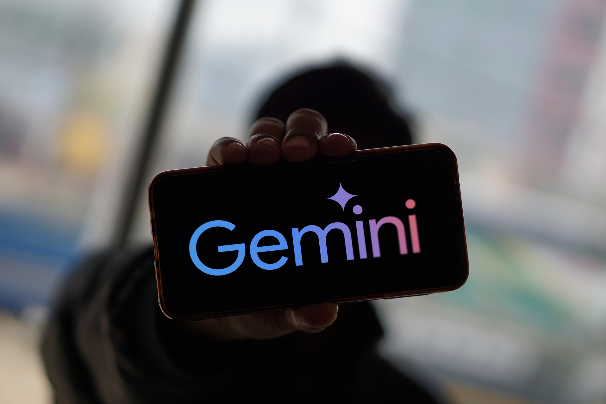 Google allows importing chats from ChatGPT and Claude into Gemini — what it means for Ukrainians