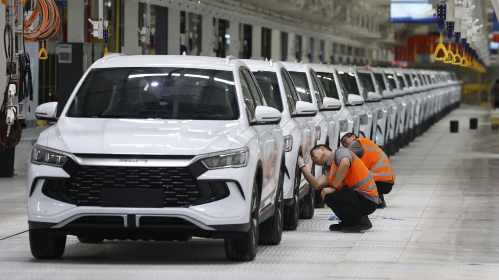 349 000 voitures électriques par mois : la Chine transforme sa guerre des prix intérieure en record à l'étranger