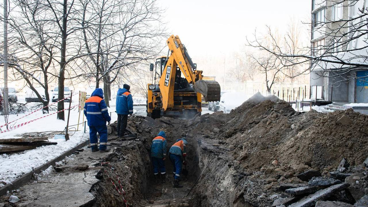 Après l'attaque russe à Kyiv : la rive gauche privée d'eau pour environ 3 500 immeubles — quand le rétablissement est-il prévu ?