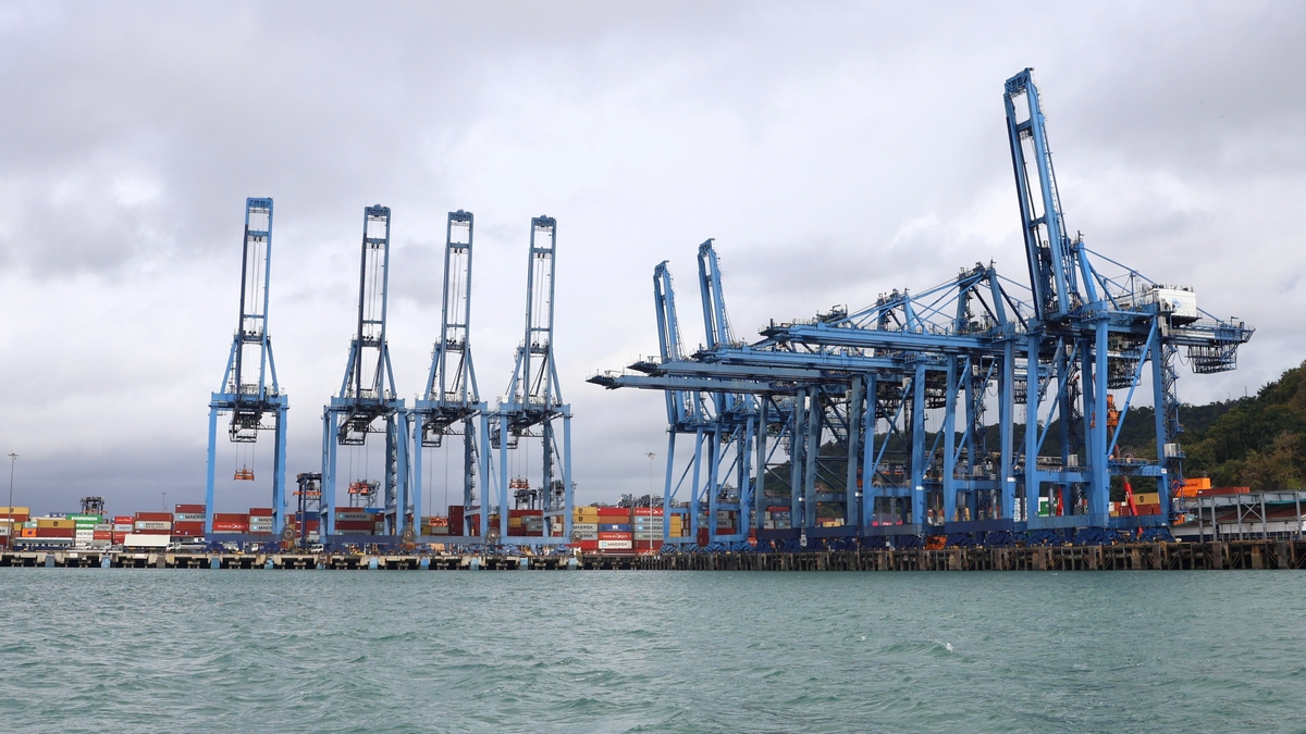 Panama übergab die Hafenverwaltung an Maersk und MSC — von Kontrolle zu Konkurrenz auf einer Route, die den Welthandel prägt