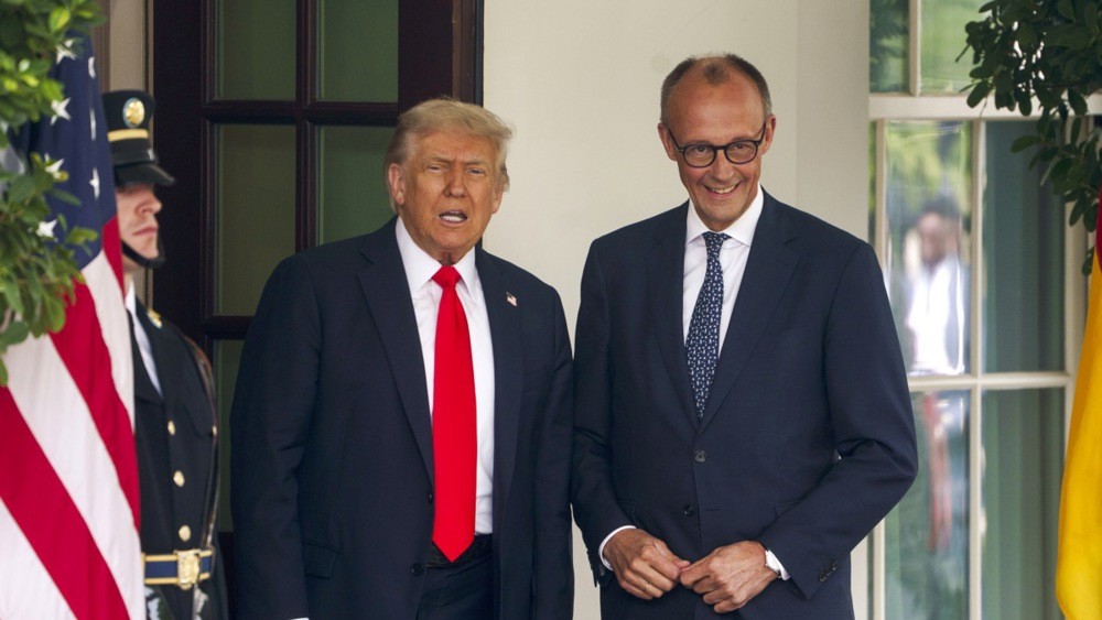 Merz s'envole pour Washington avec une position européenne coordonnée sur les droits de douane — pourquoi cela compte pour l'Ukraine