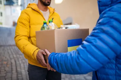 1.000 Lebensmittelpakete in Irpin: Wie Save Ukraine und Humaniti Familien während des Krieges direkt unterstützen