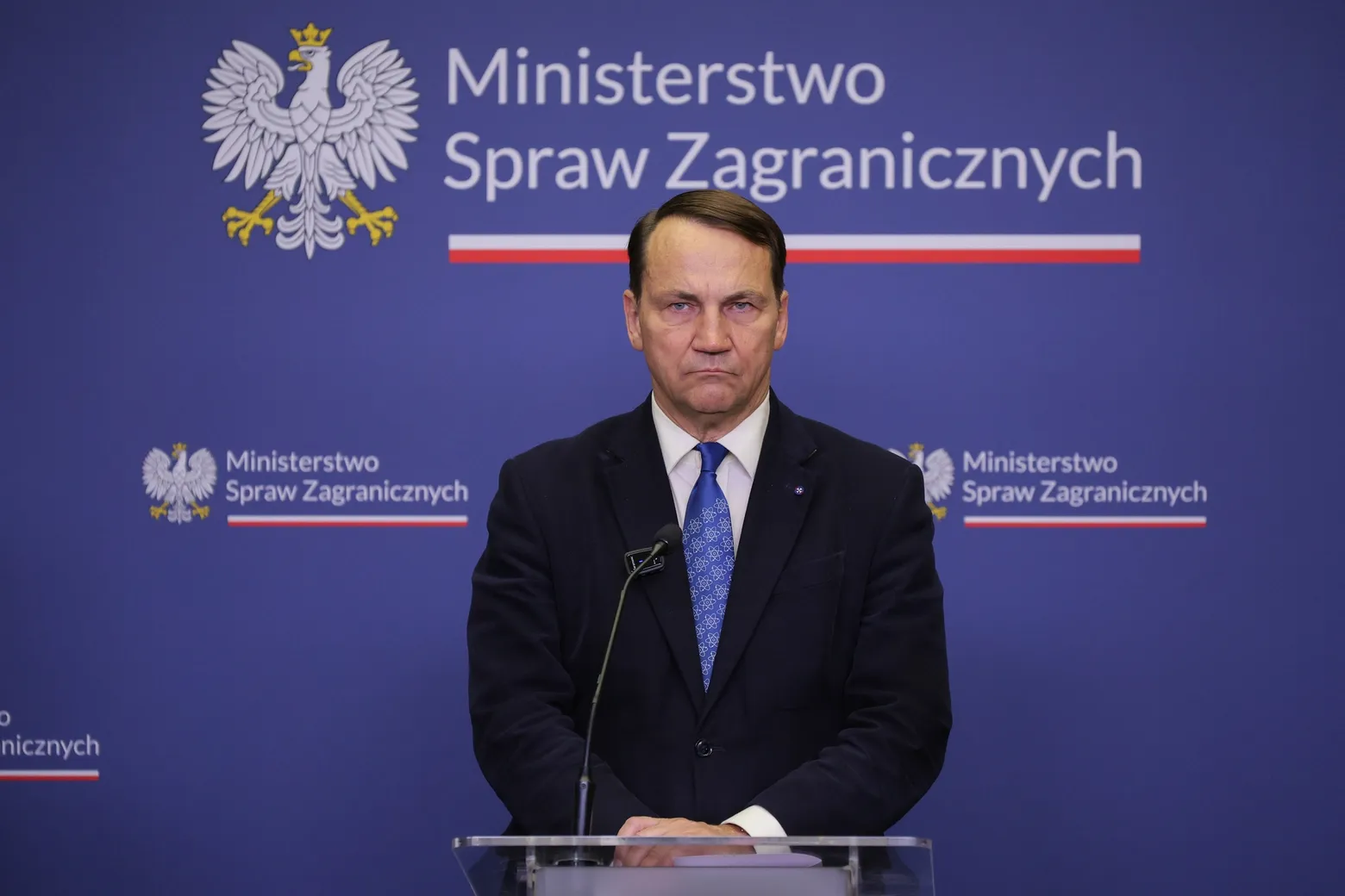 Sikorski a appelé la Belgique à débloquer un crédit de réparations pour l'Ukraine : « L'issue de la guerre pourrait en dépendre »