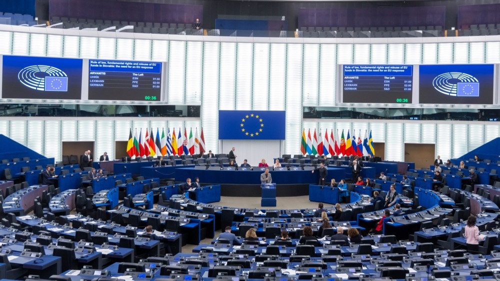 L'UE pourrait suspendre la ratification de l'accord avec les États-Unis en raison de nouveaux tarifs douaniers — risques pour les approvisionnements et les prix en Europe et en Ukraine