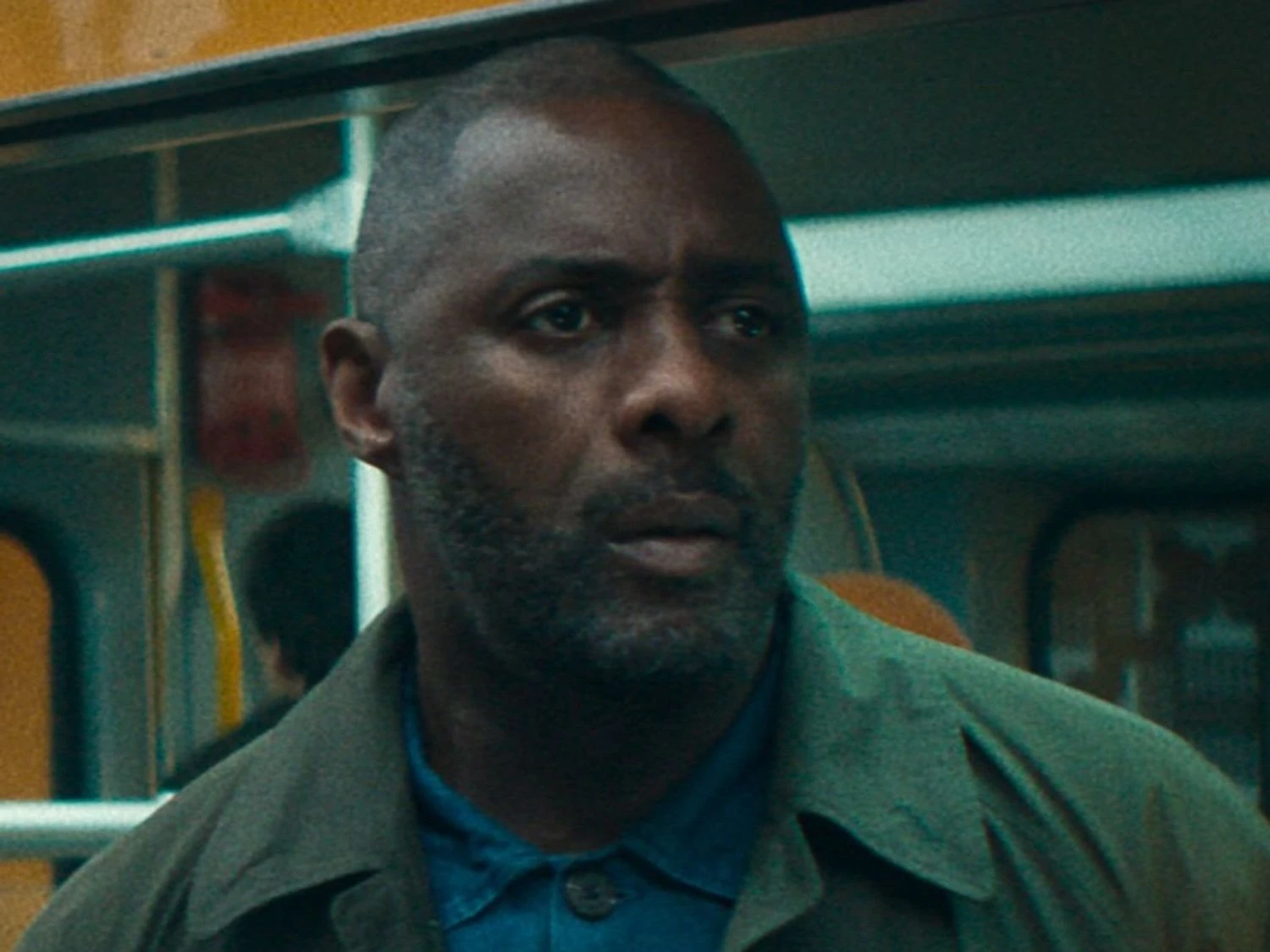 Idris Elba — als „Sir“ für Verdienste um die Jugend geehrt: wie seine Stiftung zum Modell wirkungsvoller Philanthropie wurde
