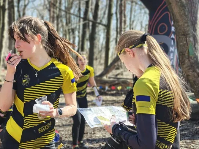 Die Gegend um Irpin holt 13 Medaillen bei der Kiewer Meisterschaft im Orientierungslauf – ein lokaler Erfolg mit nationaler Bedeutung