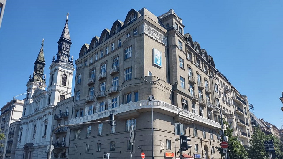 УДП verteidigte ein Gebäude in Budapest: Gericht erklärte die Vereinbarung für nichtig — was das für den Schutz des Staatseigentums bedeutet