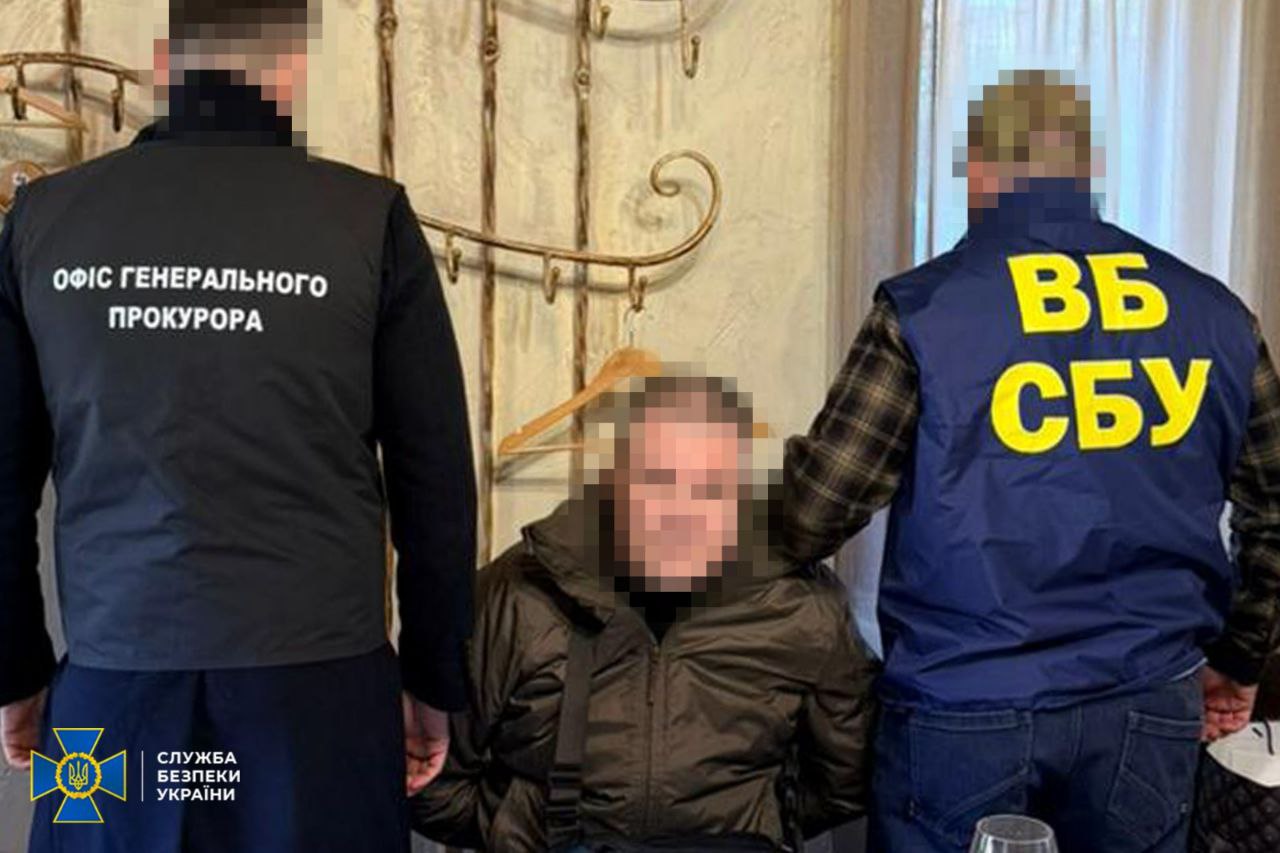 Arrestations par le SBU : mise au jour d'un schéma d'extorsion de 620 000 $ auprès du monopoliste de l'ambre